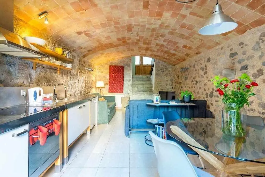 Apartamento Baños Arabes con jardín Gerona